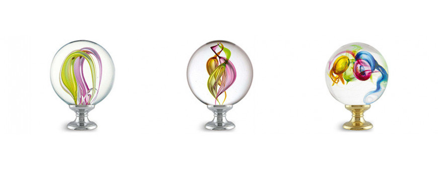 Boules d'escalier en verre, modèles MULTICOLORES des Verreries de Bréhat